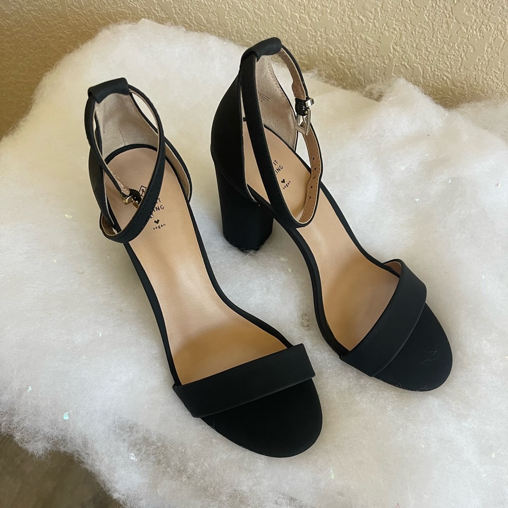 Brand new in box. Chunky heel open toe shoes. Size 8